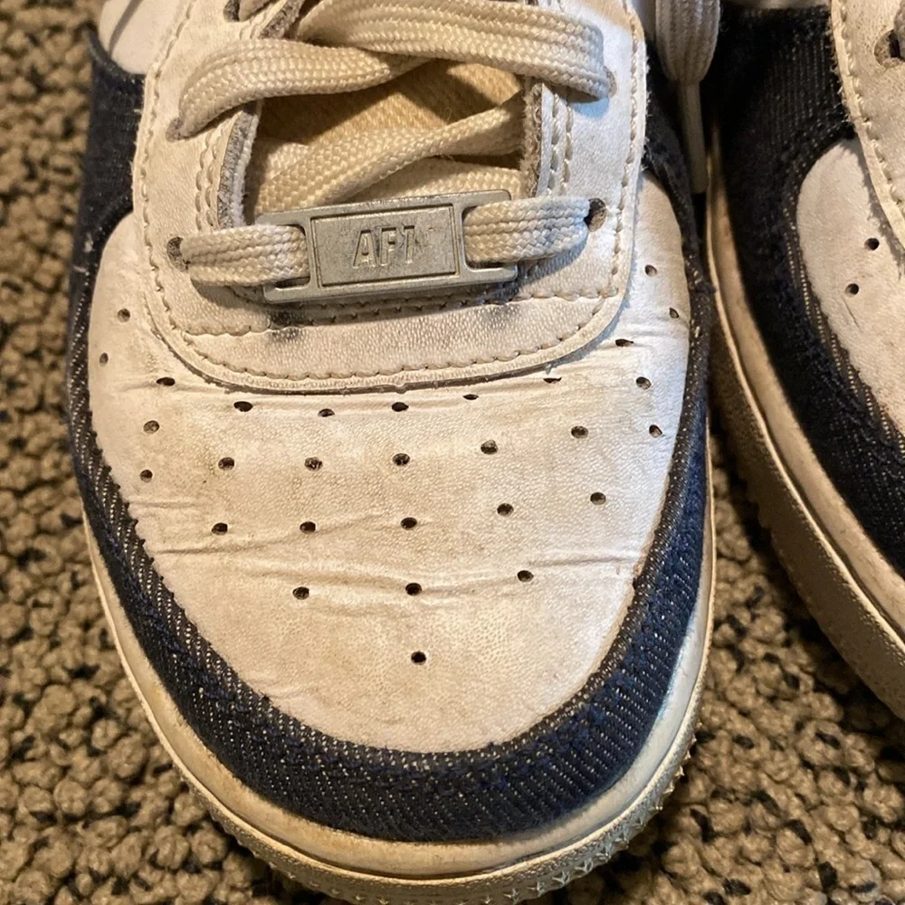 Nike Air Force 1 Sneakers Size 4Y in EUC